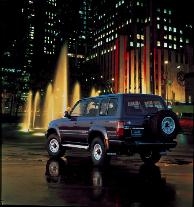 hN[U[ 80niS VX~ebhj 1989