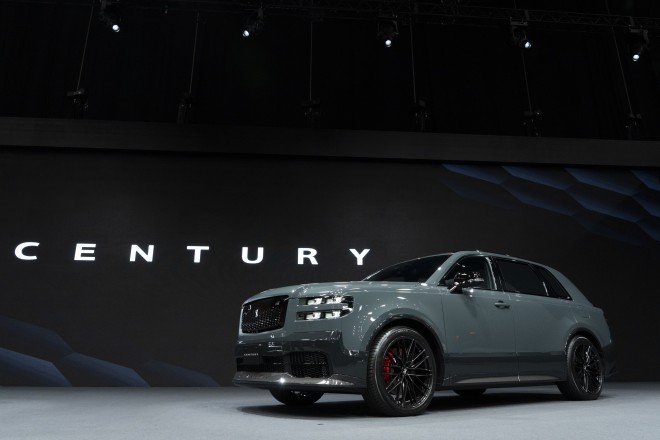 �Z���`�����[ ���[���h�v���~�A�̗l�q