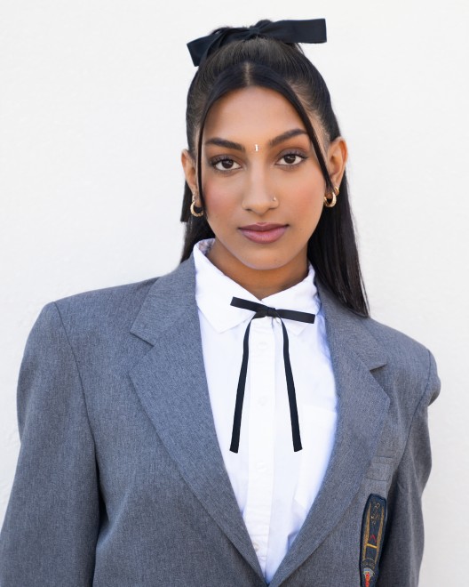 LARA�i17�j���wThe Debut: Dream Academy�x���K���@Photo Credit: HYBE x Geffen Records 