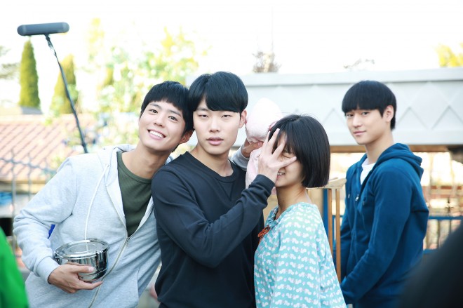 �w���̃X�P�b�`�`��������1988�x�iC�jCJ E&M Corporation, all rights reserved. 