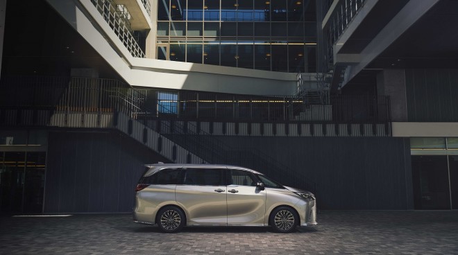 ���N�T�X�V�^�wLM�x