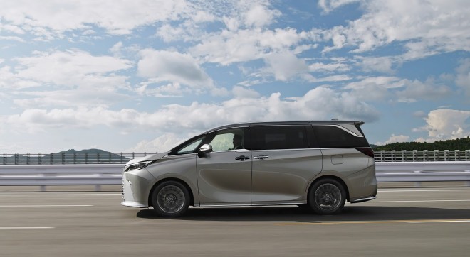 ���N�T�X�V�^�wLM�x