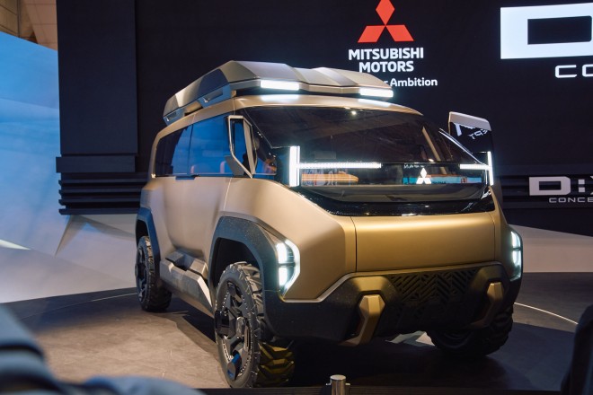 �O�H�����ԁwMITSUBISHI D:X Concept�x�@�B�e�^���⑏