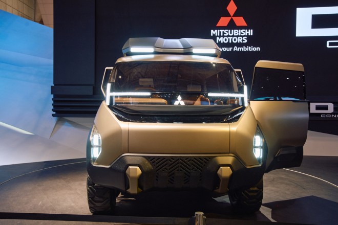 �O�H�����ԁwMITSUBISHI D:X Concept�x�@�B�e�^���⑏
