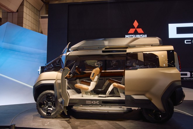 �O�H�����ԁwMITSUBISHI D:X Concept�x�@�B�e�^���⑏