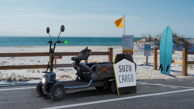 �X�Y�L�uSUZU-CARGO�v�@�ʐ^�^�X�Y�L