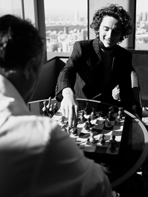  �iC�j Julian Ungano