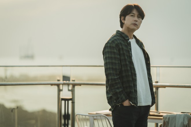 �w�����Ă���ƌ����Ă���x�f�B�Y�j�[�v���X �X�^�[�ɂēƐ�z�M���iC�j2023 KT Studio Genie Co., Ltd 