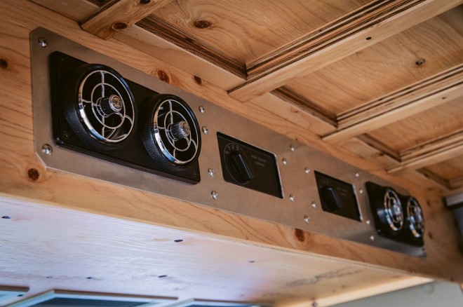 GORDON MILLER MOTORSwGMLVAN G-01x