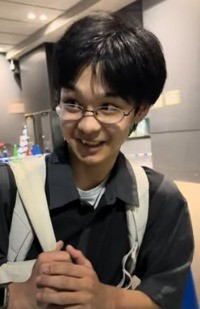 �ƂĂ������q�Ȃ̂����A�O���ɂ͖��ڒ��̂悤�i�{�p�O�j