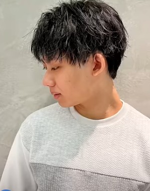 �����猩�Ă��A�痧�����ۗ��X�^�C����