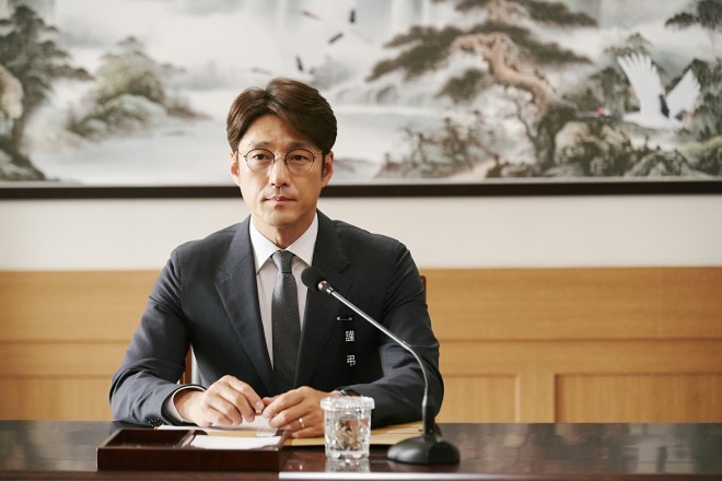 Netflix�V���[�Y�w�T�o�C�o�[�@60���Ԃ̑哝�́x�Ɛ�z�M�� 