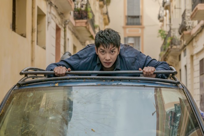 Netflix�V���[�Y�wVagabond/�o�K�{���h�x�Ɛ�z�M�� 