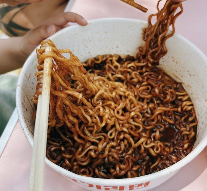 �}�V���Ń��[�����𒲗� �i�B�e�F�񖓈��q�j