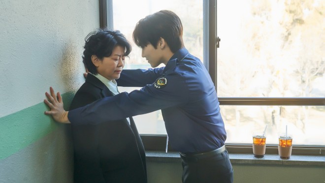 Netflix�V���[�Y�wMiss�i�C�g & Miss�f�C�x�Ɛ�z�M�� 