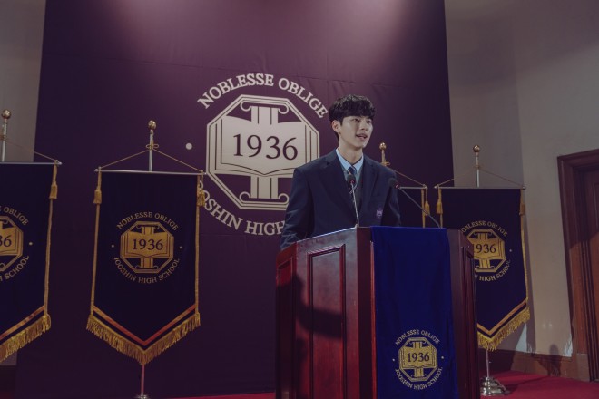 Netflix�V���[�Y�w�q�G�����L�[�x�Ɛ�z�M�� 