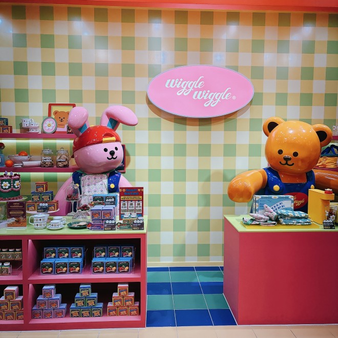 WIGGLE WIGGLE �i�B�e�F�񖓈��q�j