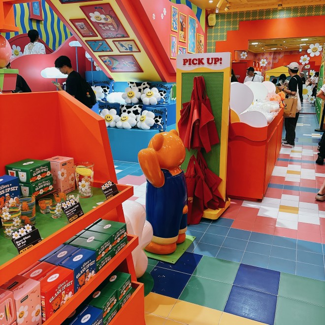 WIGGLE WIGGLE �i�B�e�F�񖓈��q�j