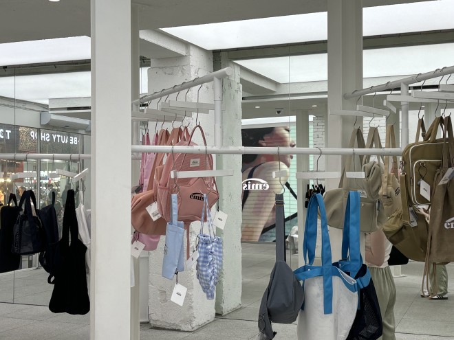 �uemis�v �i�B�e�F�񖓈��q�j