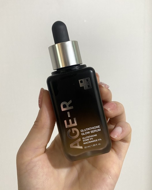 medicube�w�O���^�`�I���O���E�A���v���x �B�e�F��ݐ^�R