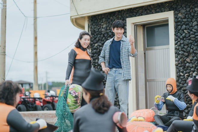 Netflix�V���[�Y�w�T���_�����ւ悤�����x�Ɛ�z�M�� 