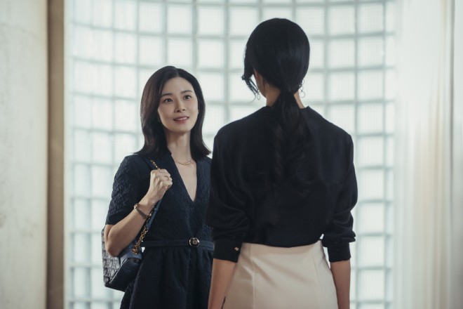 Netflix�V���[�Y�wMine�x�Ɛ�z�M�� 