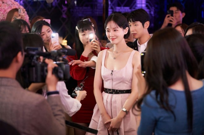 Netflix�V���[�Y�u�Z���u���e�B�v�Ɛ�z�M�� 