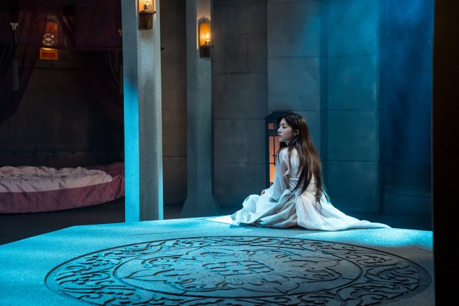 Netflix�V���[�Y�w�ҍ��x�Ɛ�z�M�� 