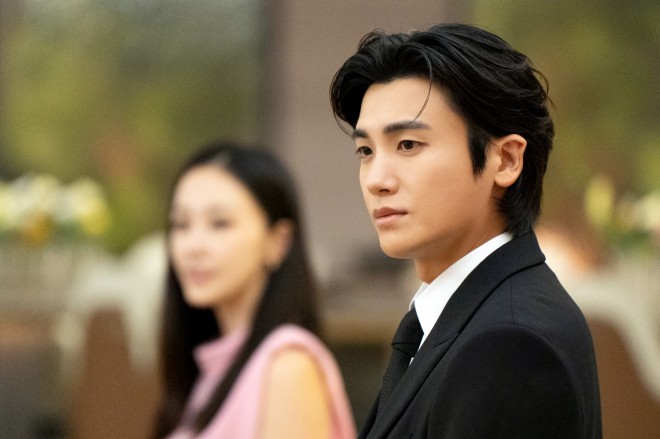 �w�����ꂽ�S�x�@�f�B�Y�j�[�v���X�œƐ�z�M���iC�j2025 SBS & Studio S. All rights reserved. 