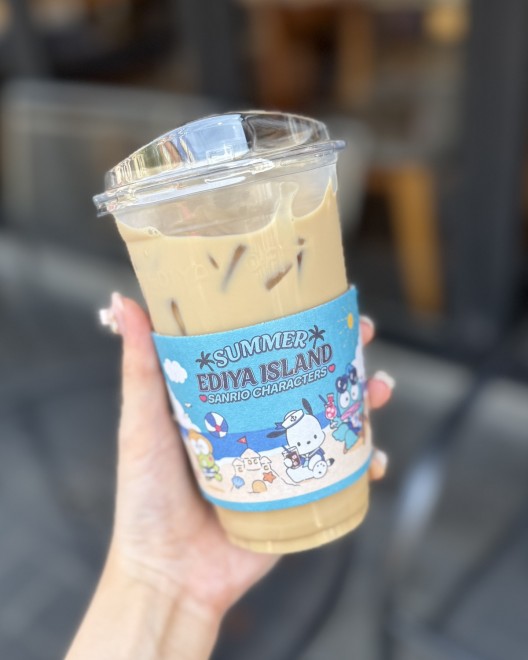 EDIYA COFFEE�~�T�����I �B�e�F��ݐ^�R