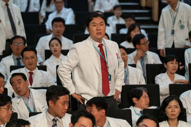 Netflix�V���[�Y�w�g���E�}�R�[�h�x�Ɛ�z�M�� 