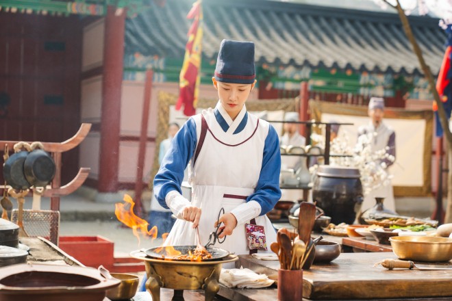 Netflix�V���[�Y�w�\�N�̃V�F�t�x�Ɛ�z�M���i�񋟁F�X�^�W�I�h���S���j 