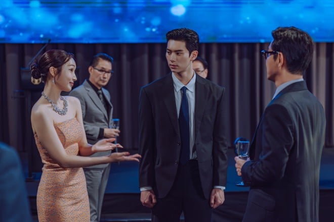 Netflix�V���[�Y�w�q�G�����L�[�x�Ɛ�z�M�� 