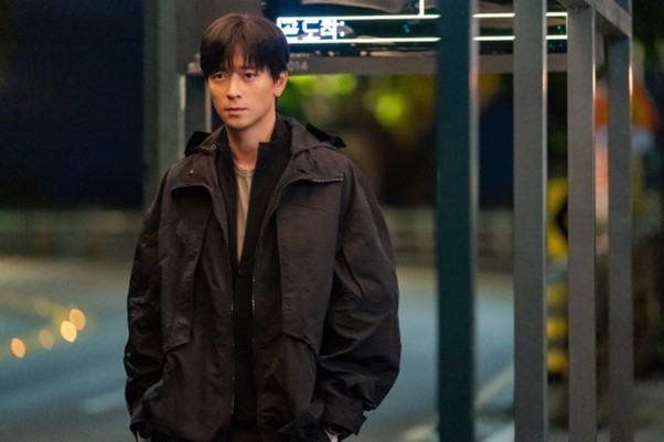 �w�k�ɐ��x�f�B�Y�j�[�v���X�̃X�^�[�œƐ�z�M���iC�j2025 Disney and its related entities 