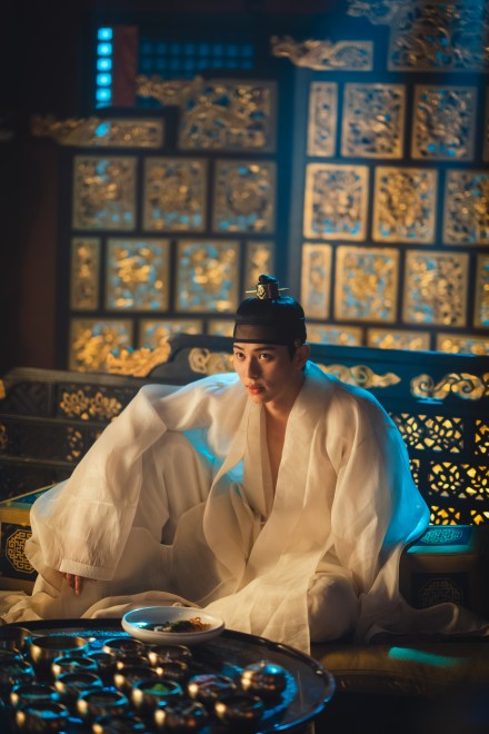 Netflix�V���[�Y�w�\�N�̃V�F�t�x�Ɛ�z�M���i�摜�񋟁F�X�^�W�I�h���S���j 