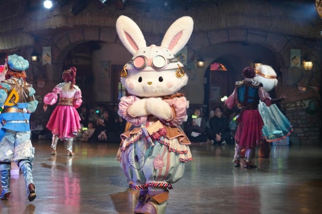 �T�����I�s���[�������h�@35���N�L�O�V�p���[�h�wThe Quest of Wonders Parade�x�i�ʐ^�F�����肳�j