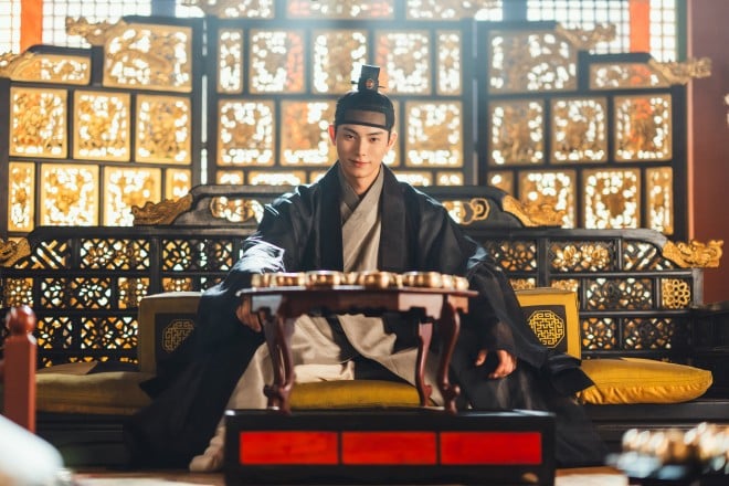 Netflix�V���[�Y�w�\�N�̃V�F�t�x�Ɛ�z�M�� 