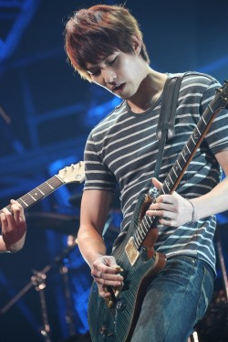 �C�E�W�����q����