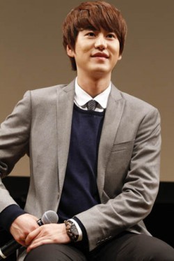 �L���q����