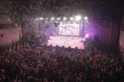 �����o�[9�l�şӐg�̃X�e�[�W