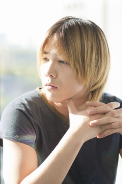 ft イ・ホンギさん本人使用ピック FTISLAND イ・ホンギさん本人使用ピック - ミュージシャン高価
