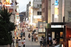 �؍��~���[�W�J�����W�w��ҕ����̔��M�n�A�؍��E�e�n���m�Ŋ�����悷��n��~���[�W�J���x