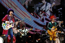 ゆず『最新「GO LAND」ツアーから“60回目”の横浜アリーナ公演を