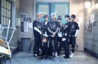 �h�e���N�c�iBTS�j��STYLE�@Vol.4�@�W���P�b�g�ʐ^�B�e��MV�B�e�̃I�t�V���b�g�𓮉�ŏЉ�I