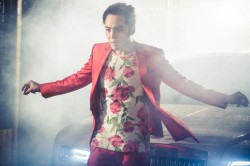 �uRaining on the dance floor�vMV�I�t�V���b�g