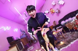 �e�M����