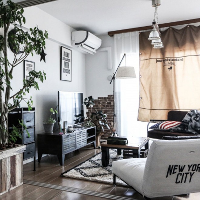 シンプルながら重厚感のある インダストリアルテイストの 男の部屋 Oricon News