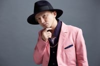 ISSA�A�f�r���[20�N�̑z���u���Ƃł������A�S�͐܂�Ȃ��v