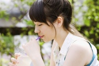 働く女性のコンビニデザート事情 トレンドは“隠れ”ご褒美感覚