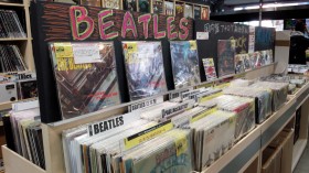 HMV���Ã��R�[�h�X�������@��҂𒆐S�ɉ�������A�i���O�l�C